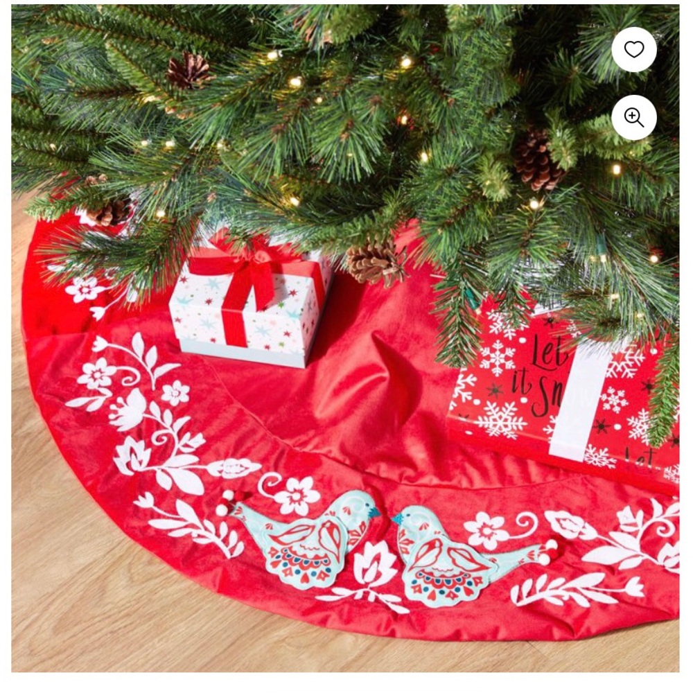 #529 NWT Pioneer Woman 48” Christmas Tree Skirt